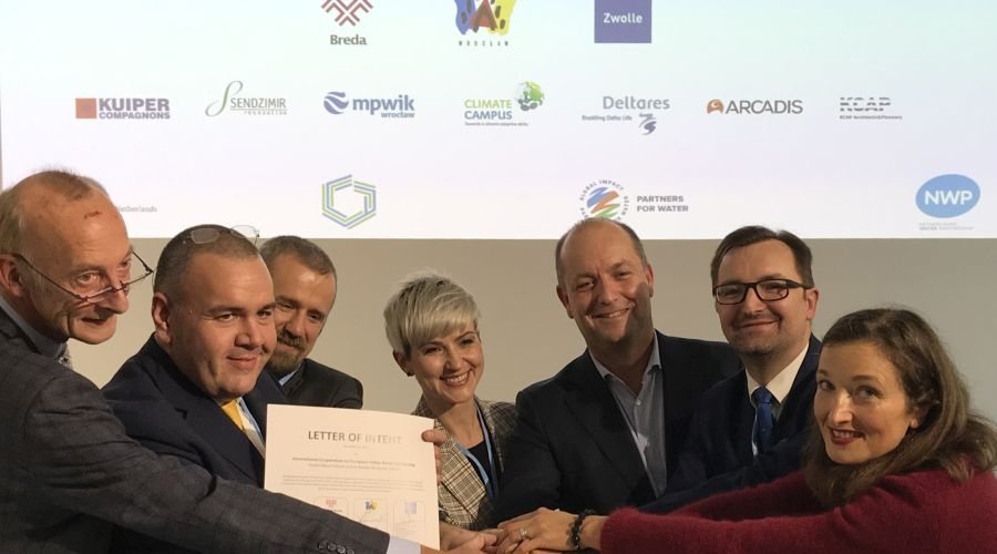 The signing of the Letter of Intent by Polish and Dutch organisations at COP 24