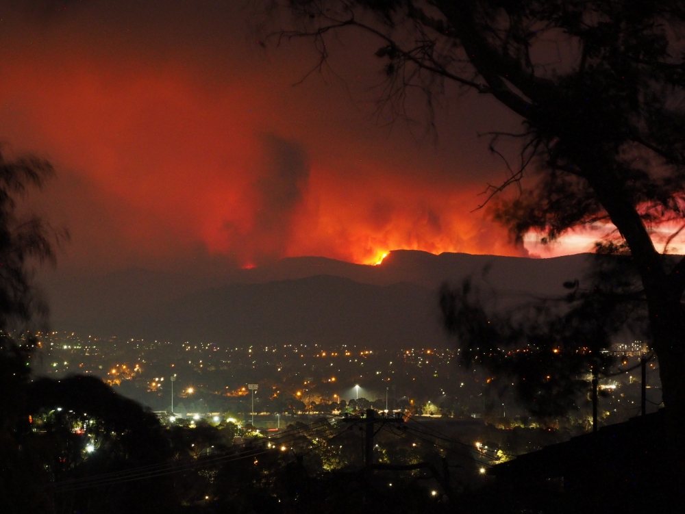 Orroral Valley Fire viewed from Tuggeranong ACT January 2020