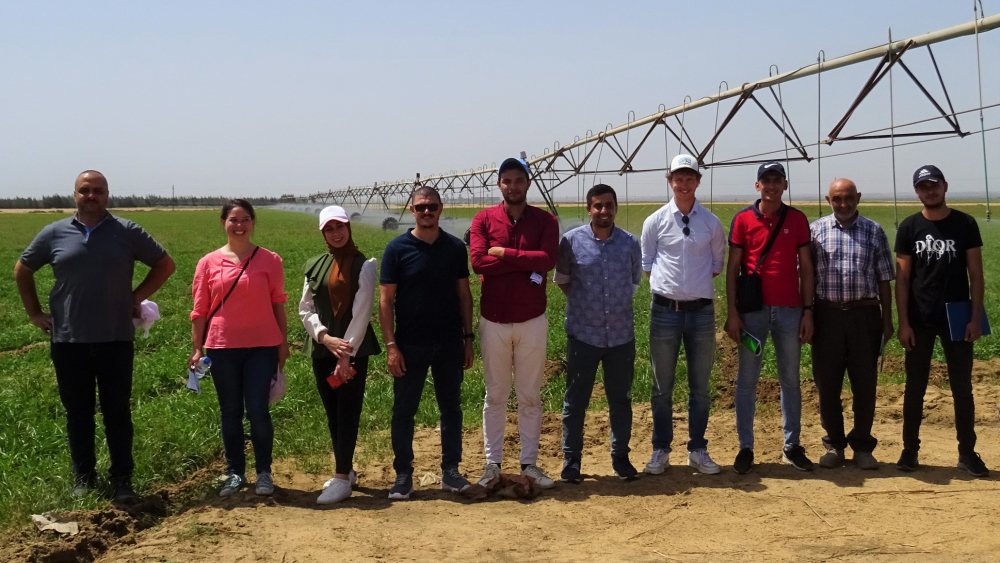 Group picture from one on the five field school locations.