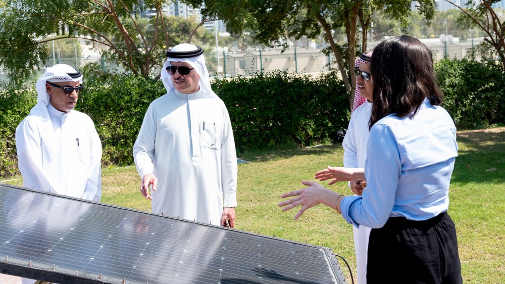 Engineer explaining Desolenator's technology to DEWA's CEO