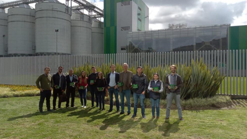 Photo of the Dutch delegation to ACODAL visiting a Colombian organisation.