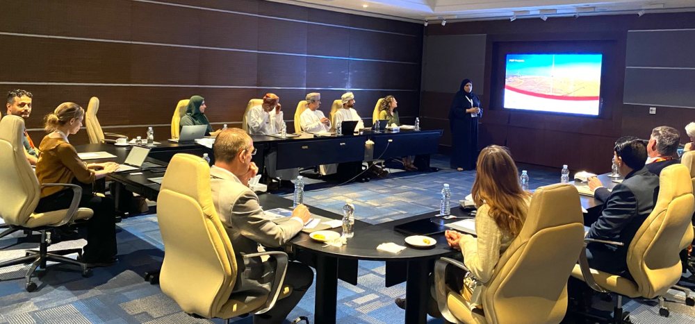 Fruitful discussions at roundtable