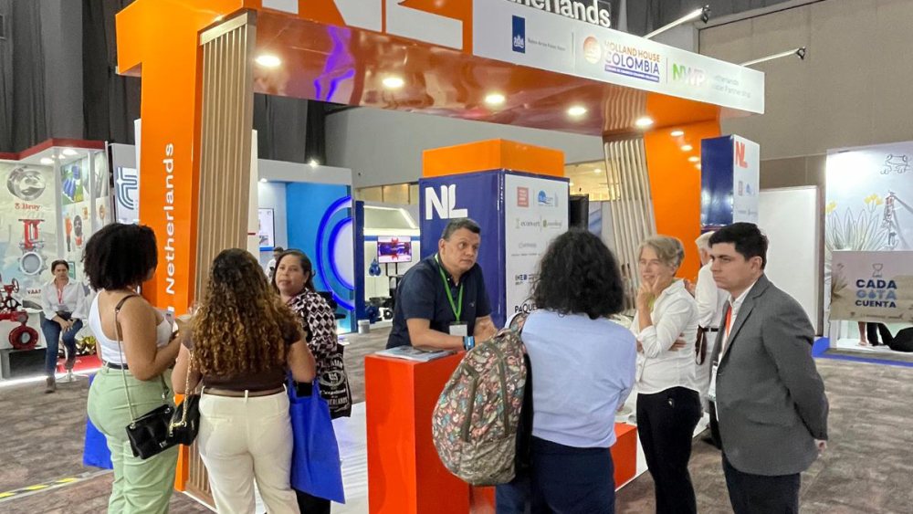 Visitors at the Netherlands Lounge at ACODAL 2024