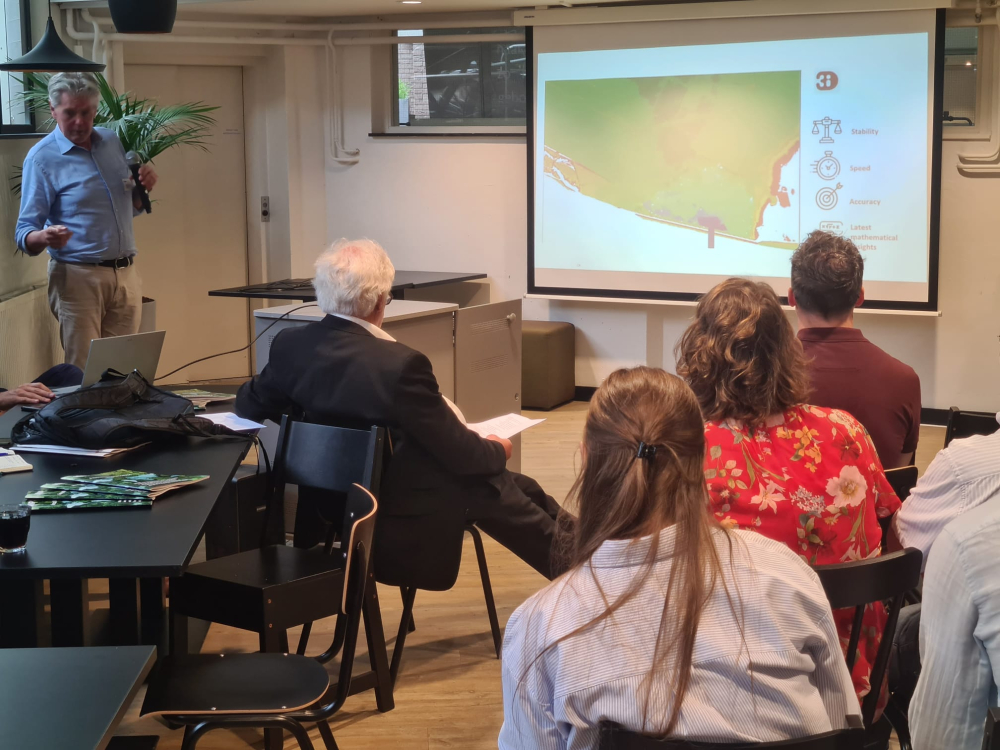 Fons Nelen presenting at the Member Meet-up