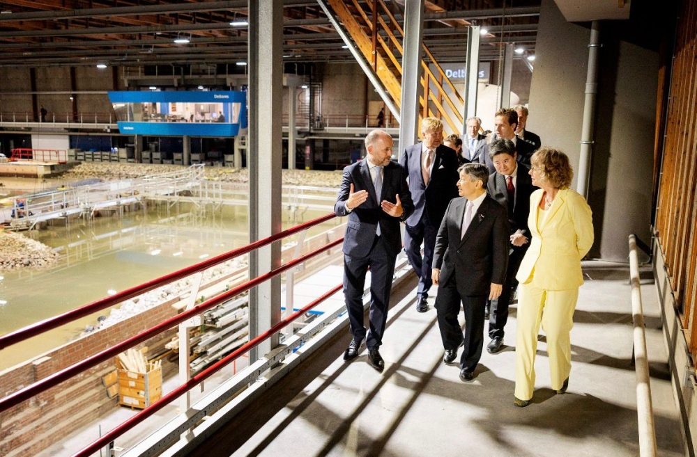 Visit of His Majesty the Emperor of Japan and his majesty King Willem-Alexander to Deltares