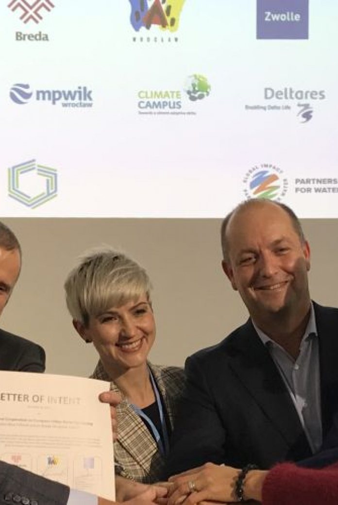 The signing of the Letter of Intent by Polish and Dutch organisations at COP 24