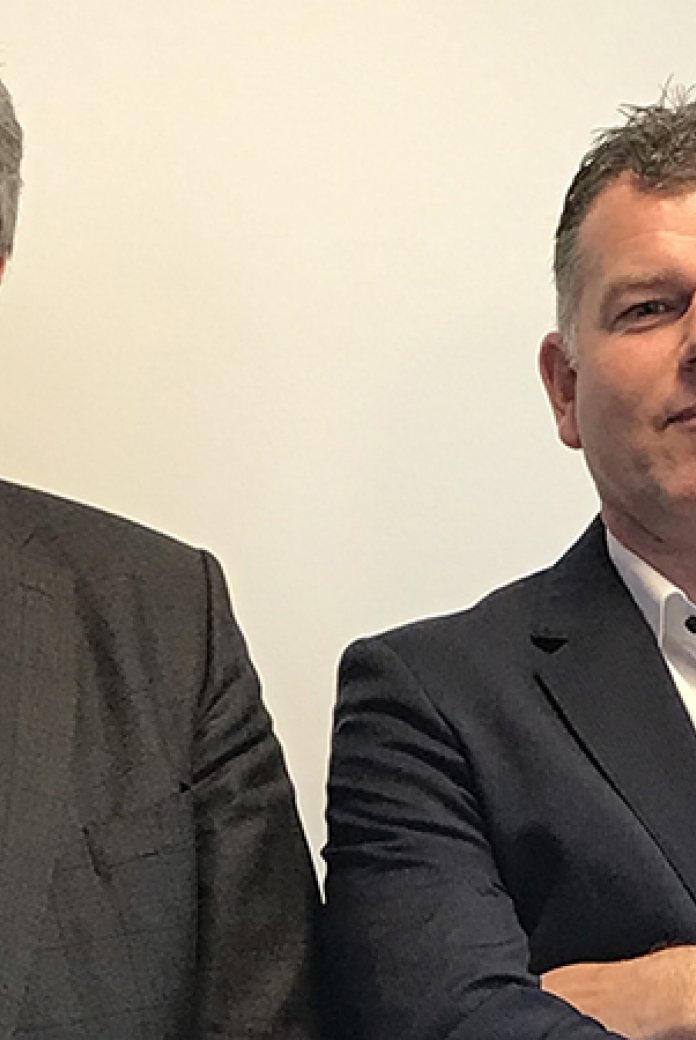 Blog of Swiss Re. Photo of Jeroen Weurding, Country Manager Benelux (left) and Gerth-Jan Heck Senior, Underwriter Construction and Engineering (right).