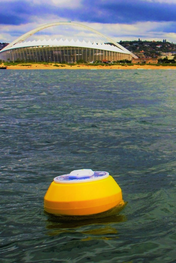 Photo of a wave buoy of Obscape.