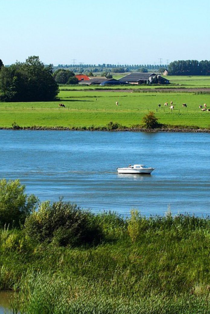Photo of a Dutch river