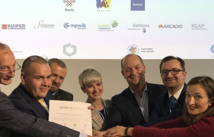 The signing of the Letter of Intent by Polish and Dutch organisations at COP 24