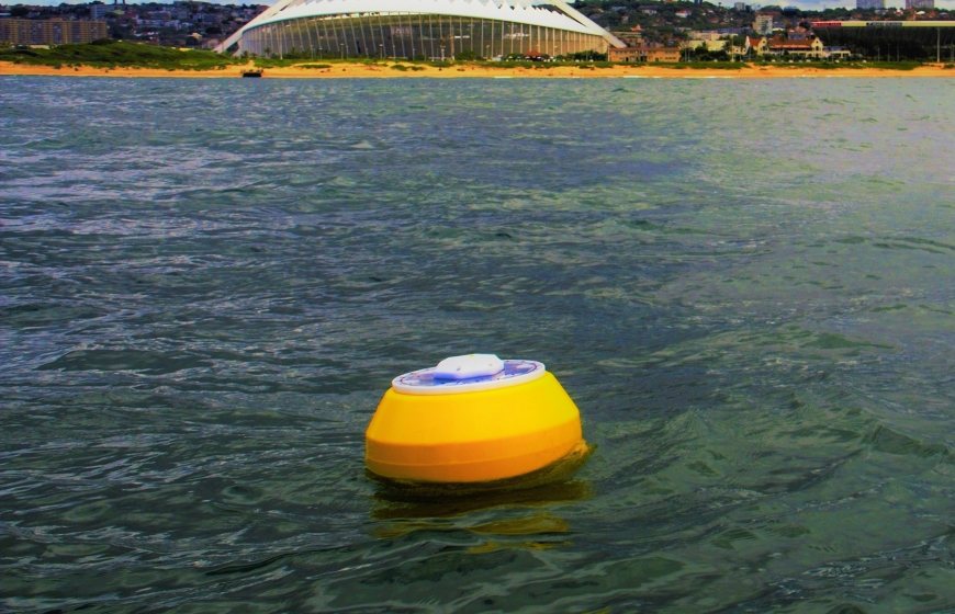 Photo of a wave buoy of Obscape.