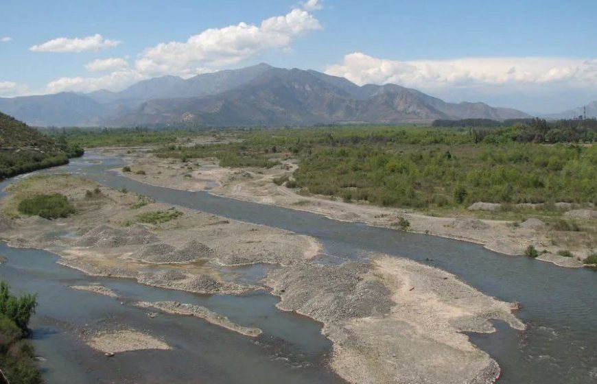 Photo of the river Aconcagua in Chile