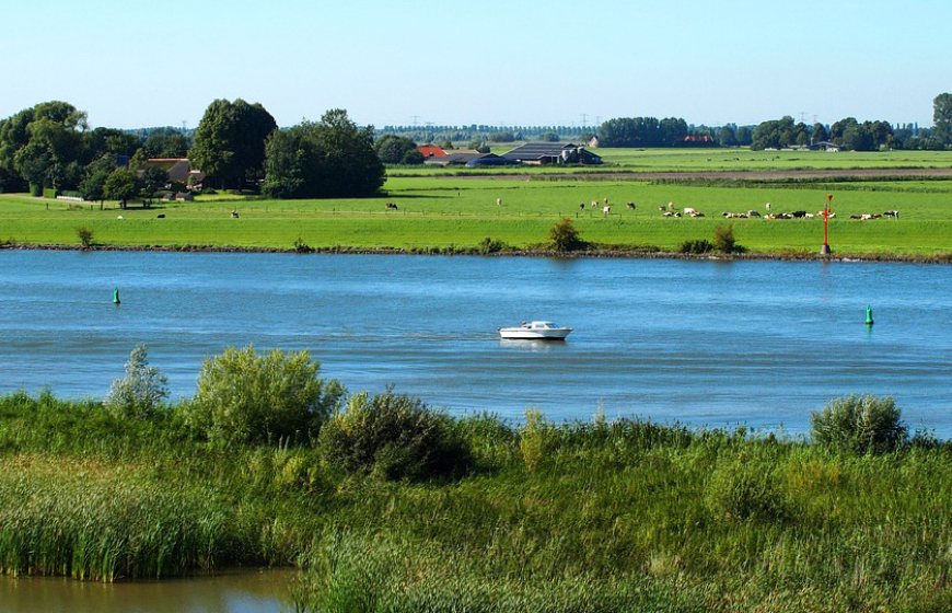Photo of a Dutch river