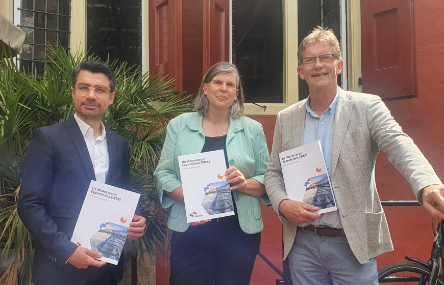 Presentation of the WEX report to Dutch Water Envoy Meike van Ginneken by NWP Director & Chair Rick Elmendorp and Water Alliance Director Hein Molenkamp