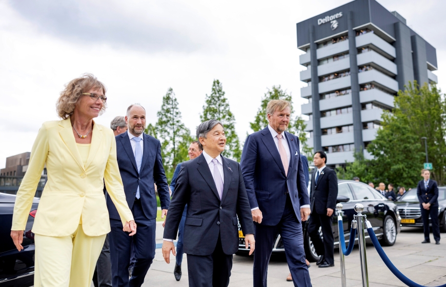 King Willem-Alexander and Emperor Naruhito during a delegation visit to Deltares, the Dutch applied research institute for water and the subsurface
