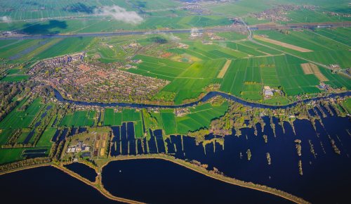 A critical review of Dutch water governance 