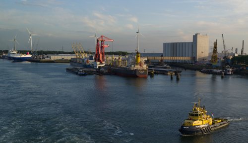 Rotterdam Europort. Source: Unsplash - Georg Eiermann